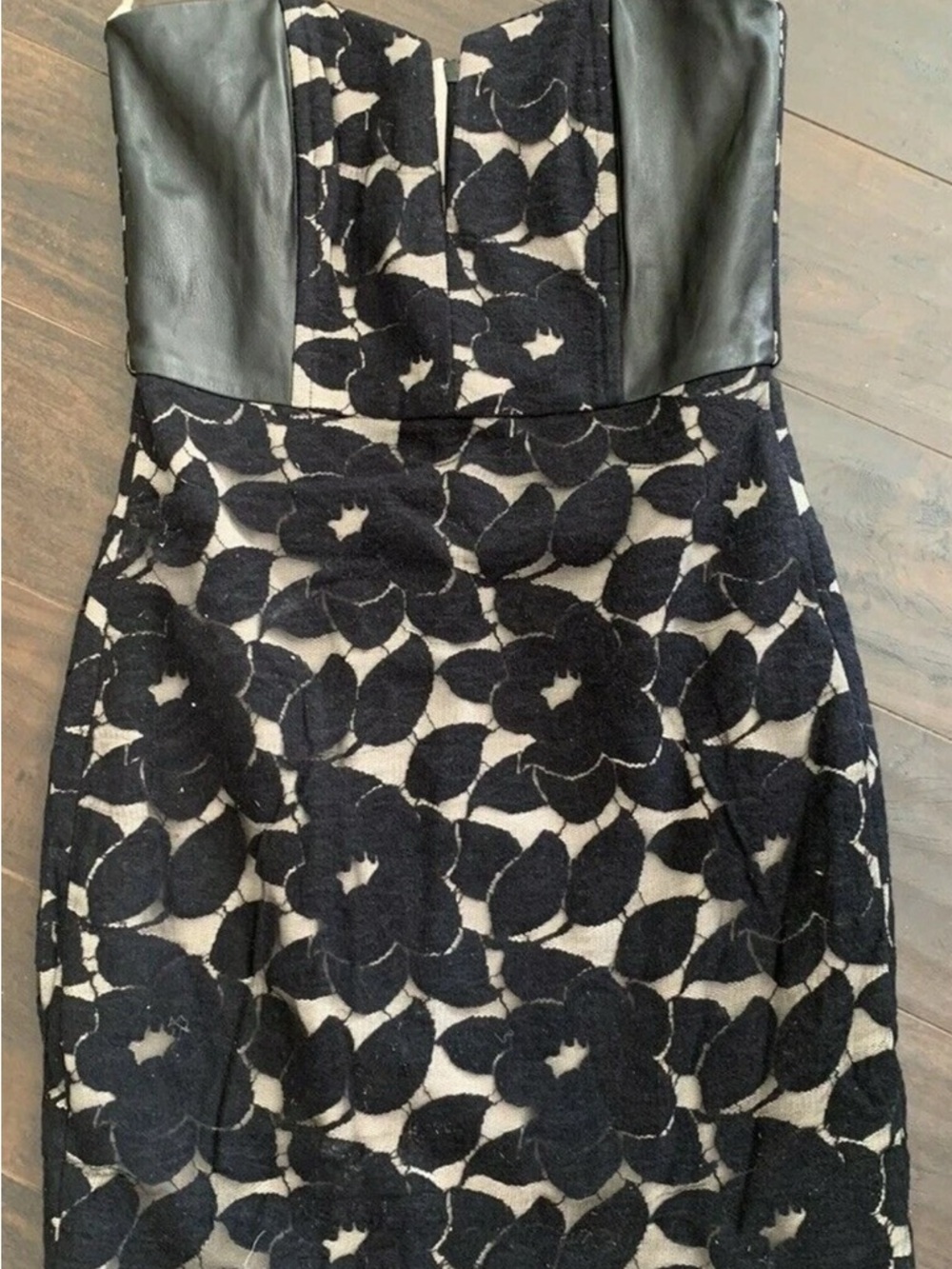 MASON Lace Leather Dress Size 4 $429 Michelle Mason